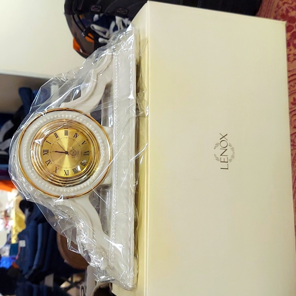 Mantle Clock